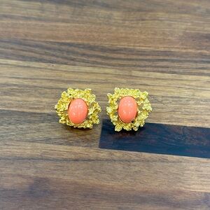 Kenneth Jay Lane Vintage coral / gold earrings - Clip